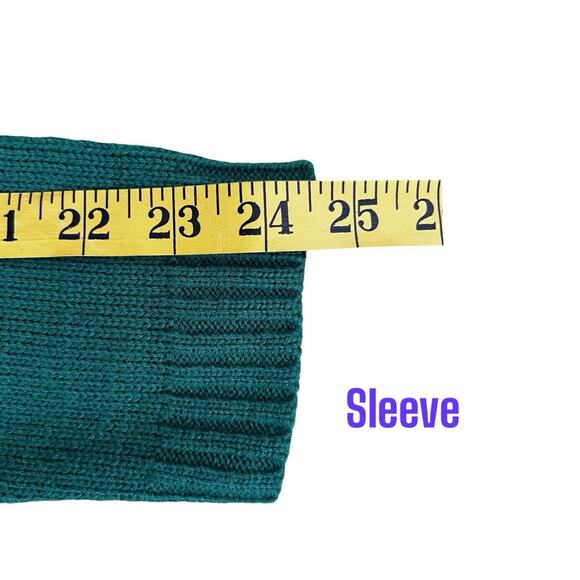 Christmas Ugly Sweater Woman's Santa Mrs Claus Cookies Green W Snowflakes Sz XL - Picture 9 of 11